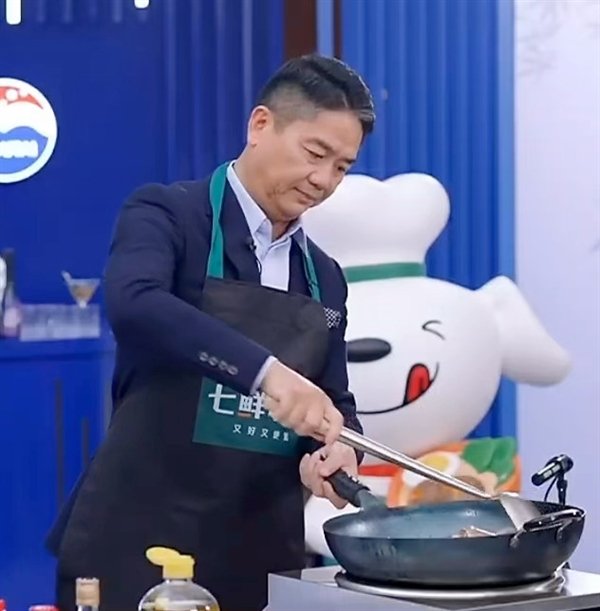 恒财网 刘强东现场直播炒菜出Bug：这煤气灶不会是从马云那买的吧